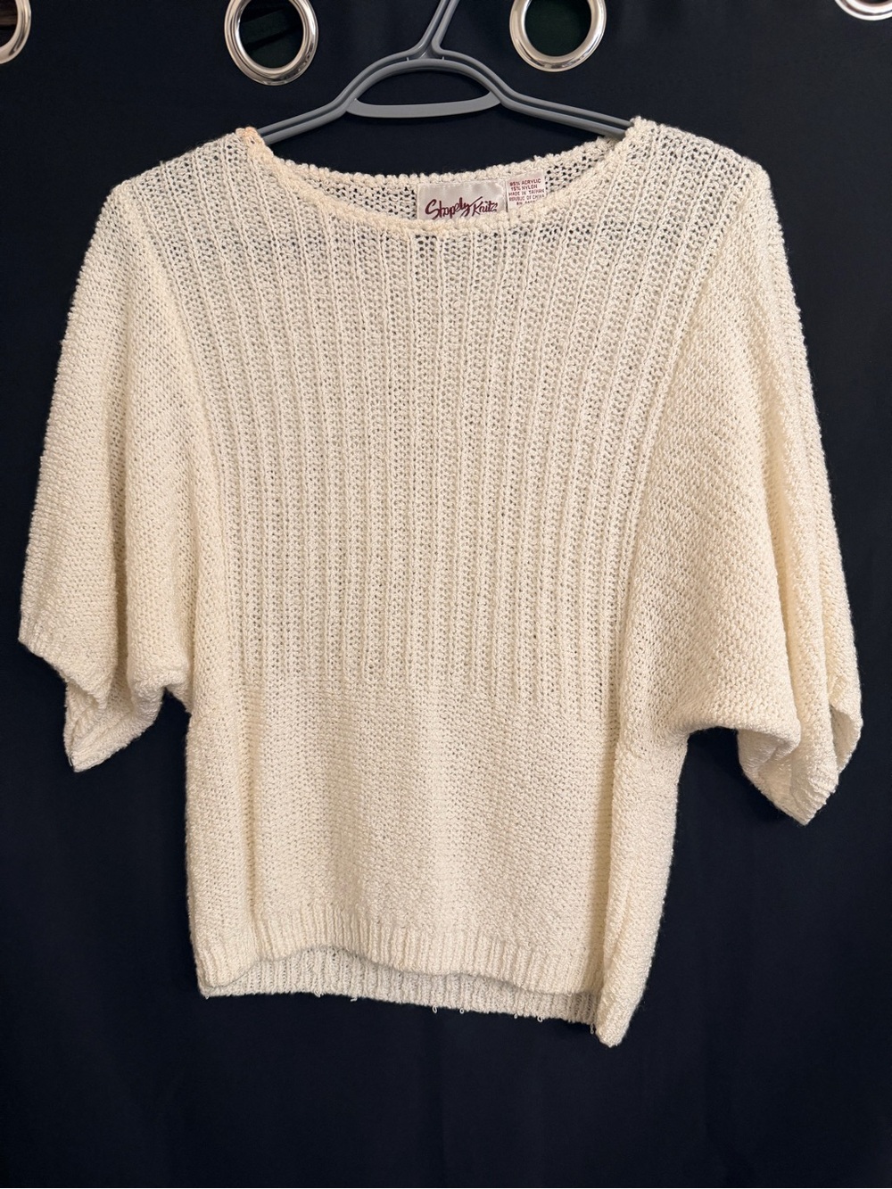 Shapely Knits Cream Ribbed Short-Sleeve Knit Sweater